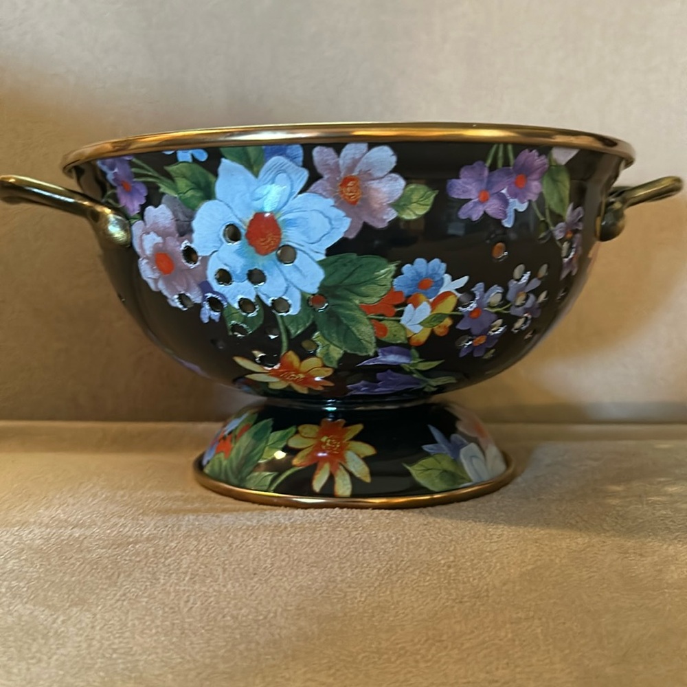 NEW IN Box small colander.  New never used Mackenzie Childs small Colander
